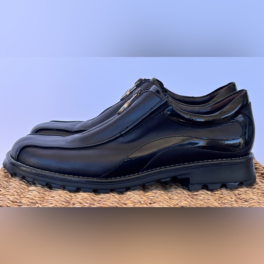 Donald J. Pliner Sport Women’s Front Zip‎ Leather Loafer Tread Sole Size 9 - Picture 4 of 11